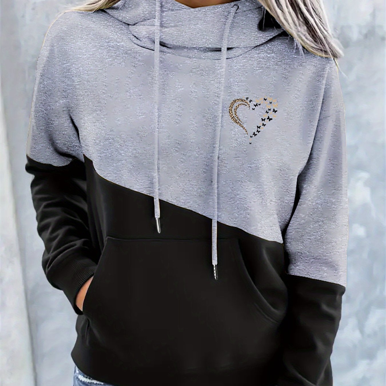 Sudadera gráfica de color bloque cómoda para mujeres con cuello de cowl, manga larga, bolsillo canguro y estilo relajado