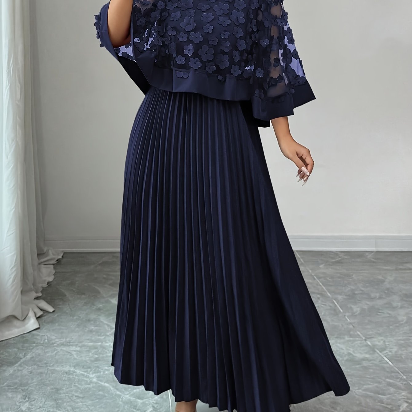 Elegante Vestido Largo Plisado Floral para Mujeres con Cuello Redondo y Manga Capa con Apliques, Estilo Formal para Invitadas de Boda