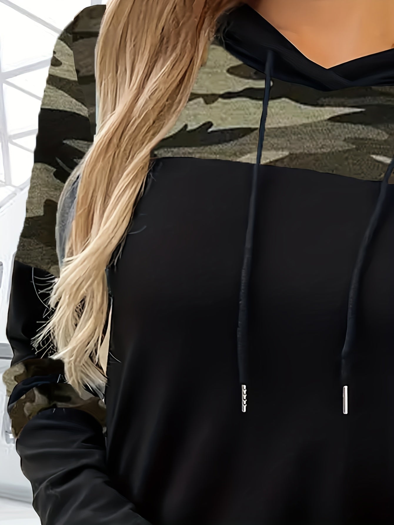 Sudadera cómoda con capucha de bloque de color camuflaje para mujeres con capucha ajustable y estilo relajado de manga larga