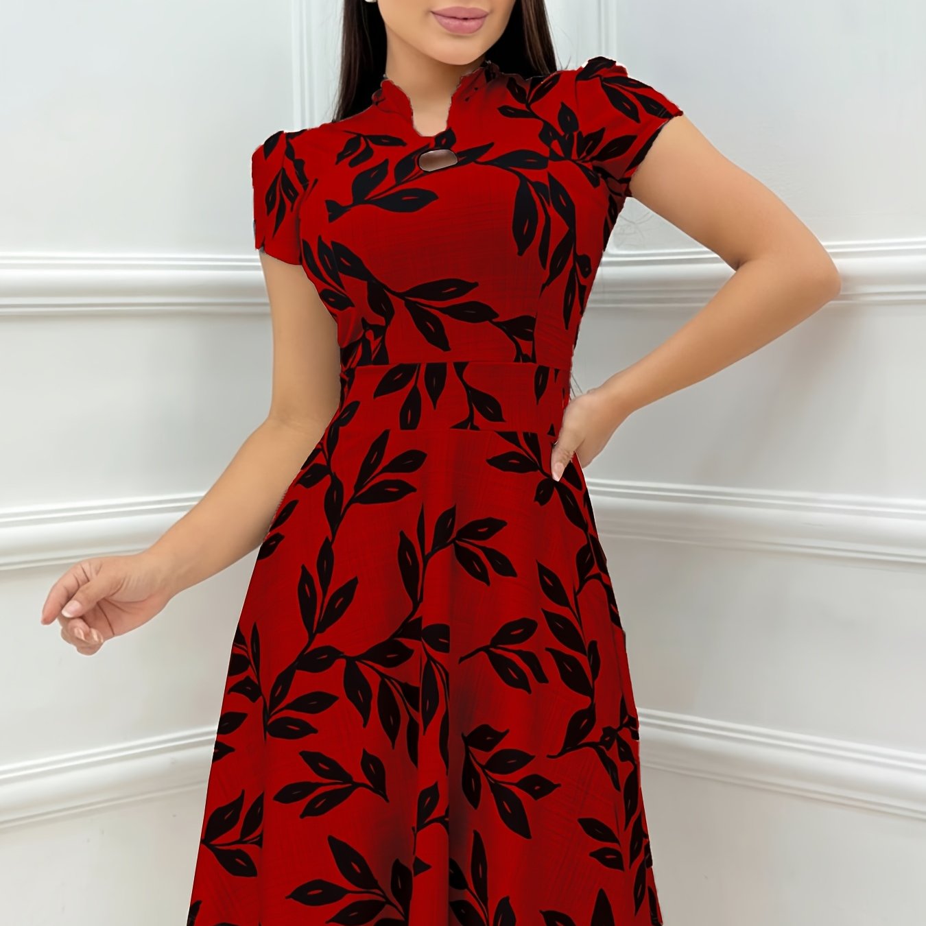 Vestido Elegante de Impresión de Hojas con Corte Ajustado y Amplio para Mujeres con Cuello en Forma de Ojal y Mangas Cortas Fluidas