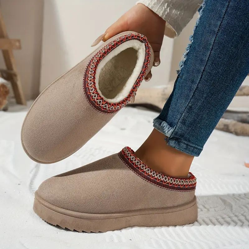 Botas de Invierno Cómodas para Mujeres con Ribete de Strass, Forro de Piel Sintética y Estilo de Botín con Plataforma