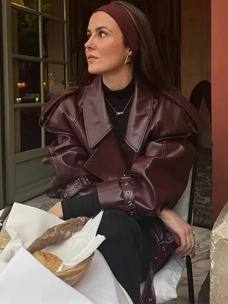 Elegante Chaqueta de Cuero Burdeos para Mujeres con Cuello de Muesca, Manga Larga, Cinturón, Estilo Corto y Casual