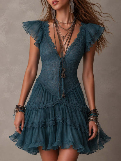 Elegante vestido mini de encaje azul para mujeres con escote en V, mangas de volantito y falda con volantes de estilo bohemio