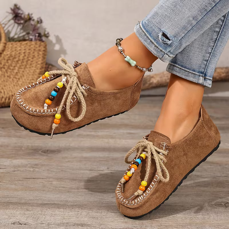 Mocasines cómodos para mujeres con detalle de encaje de cuentas y suela de plataforma con costura de mocasín