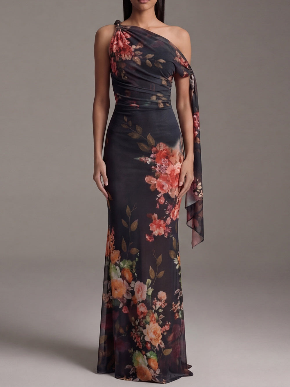 Vestido Maxi Floral Negro Elegante para Mujeres con Manga Drapada de Un Hombro y Cuerpo Ajustado para Invitadas de Boda
