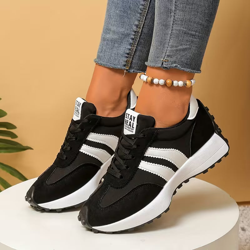Zapatillas Cómodas para Mujeres con Paneles de Colorblock, Cordones y Suela Acolchada Estilo Retro