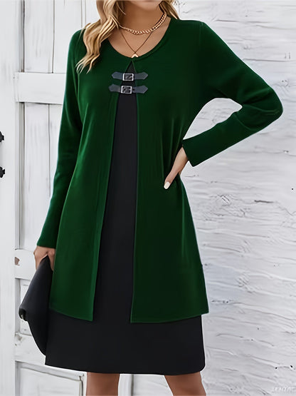 Vestido de Suéter de Punto Acanalado Cómodo para Mujeres con Cuello Redondo, Manga Larga y Detalle de Hebilla en Estilo Capas