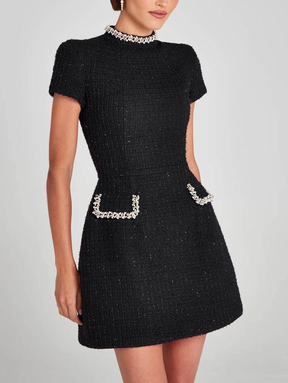 Elegante Vestido Mini de Tweed para Mujeres con Cuello Alto, Mangas Cortas y Bolsillos Decorados para Cóctel