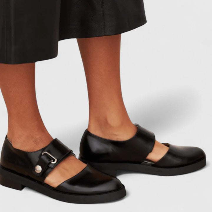 Elegante Mocasín Mary Jane de Cuero Negro para Mujeres con Punta Redonda y Correa de Hebilla Estilo Plano