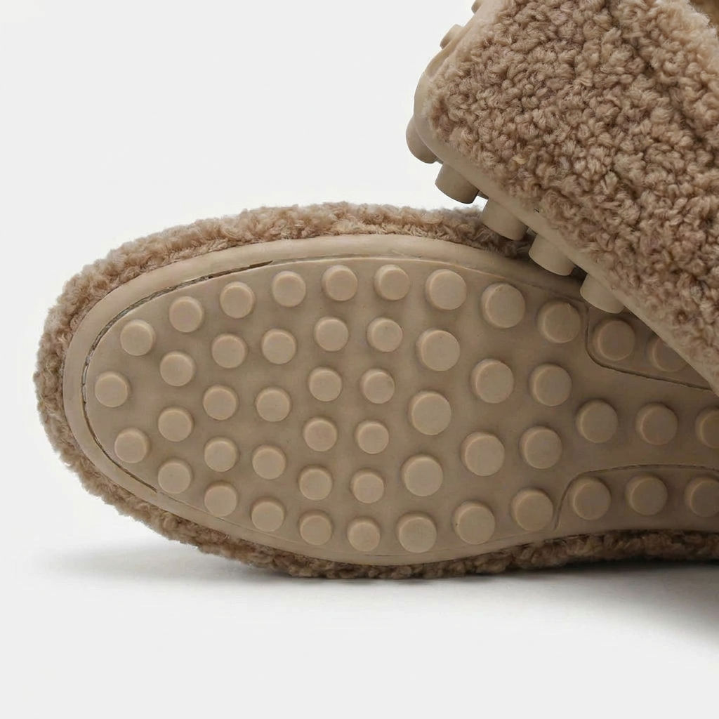Zapatos de Casa Cómodos para Mujeres con Parte Superior de Piel Sintética Rizada, Estilo Mocasín, Suela de Goma, Slip On