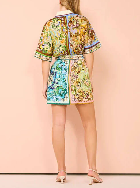 Vestido Camisa de Impresión Paisley Multicolor Sin Esfuerzo para Mujeres con Cuello, Manga Corta y Cinturón Estilo Bohemio