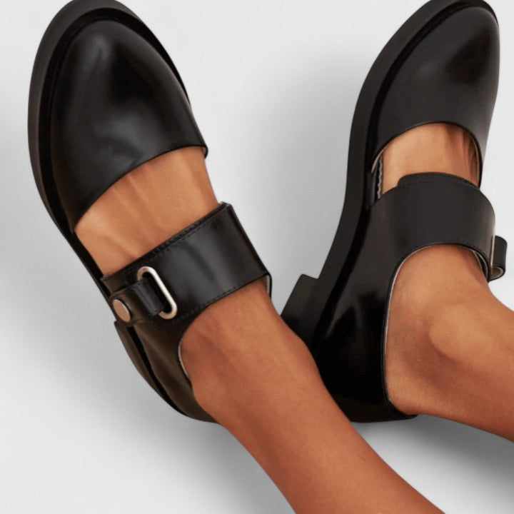 Elegante Mocasín Mary Jane de Cuero Negro para Mujeres con Punta Redonda y Correa de Hebilla Estilo Plano