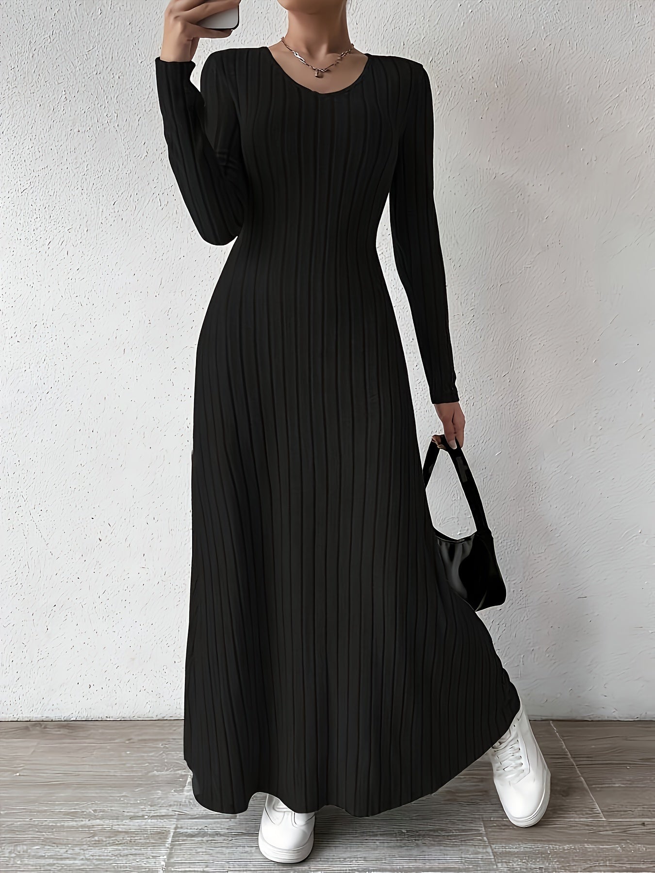 Elegante Vestido Largo de Punto Acanalado para Mujeres con Escote en V y Manga Larga Ajustado y Fluido