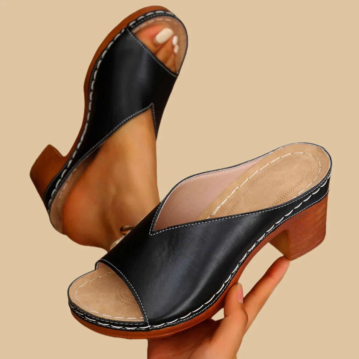 Mules cómodos de tacón para mujeres con banda ancha y tacón bloque de aspecto madera, estilo peep toe