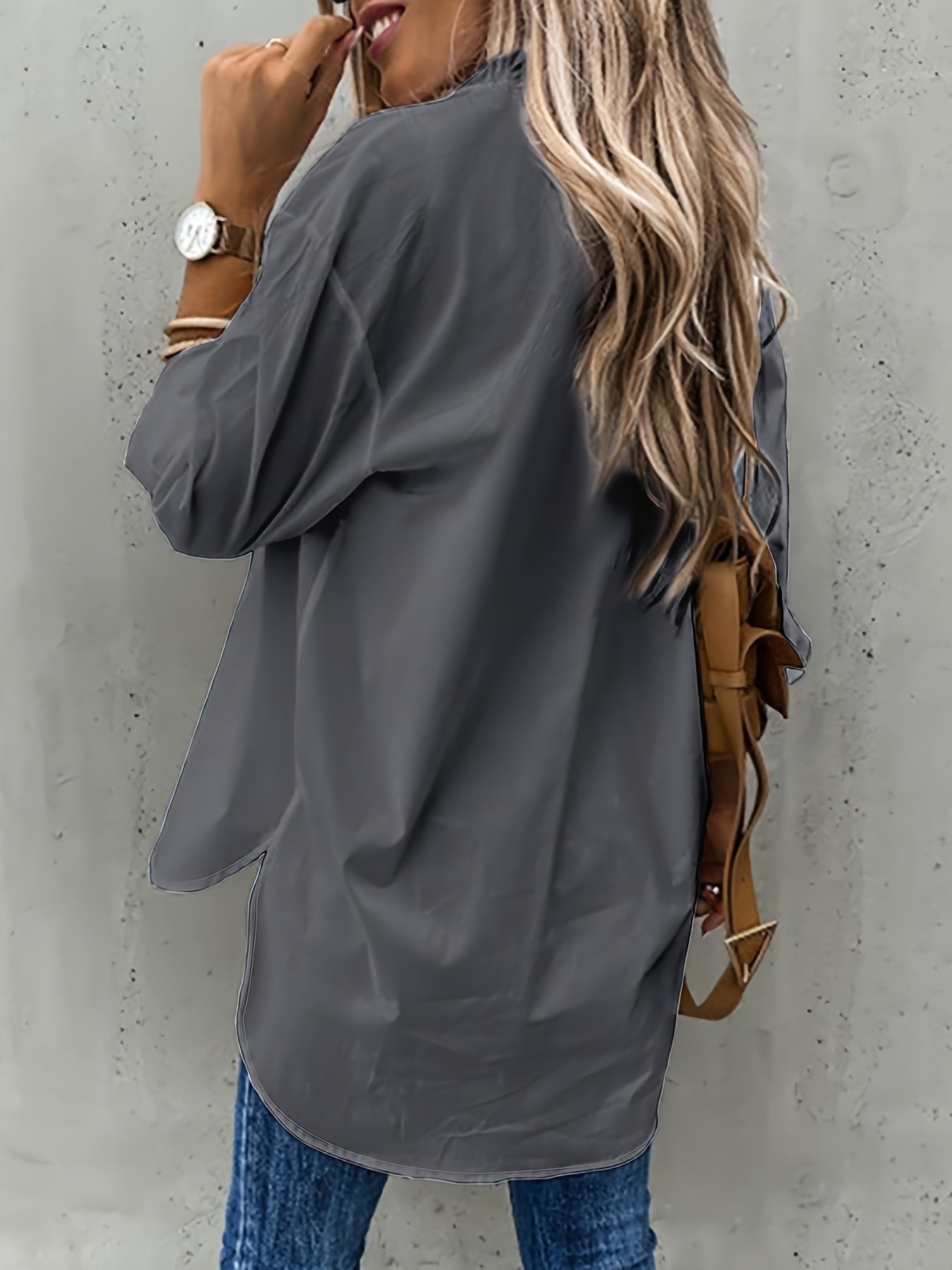 Blusa de Bolsillo Utilitaria sin Esfuerzo para Mujeres con Cuello y Manga Larga de Corte Curvado Relajado