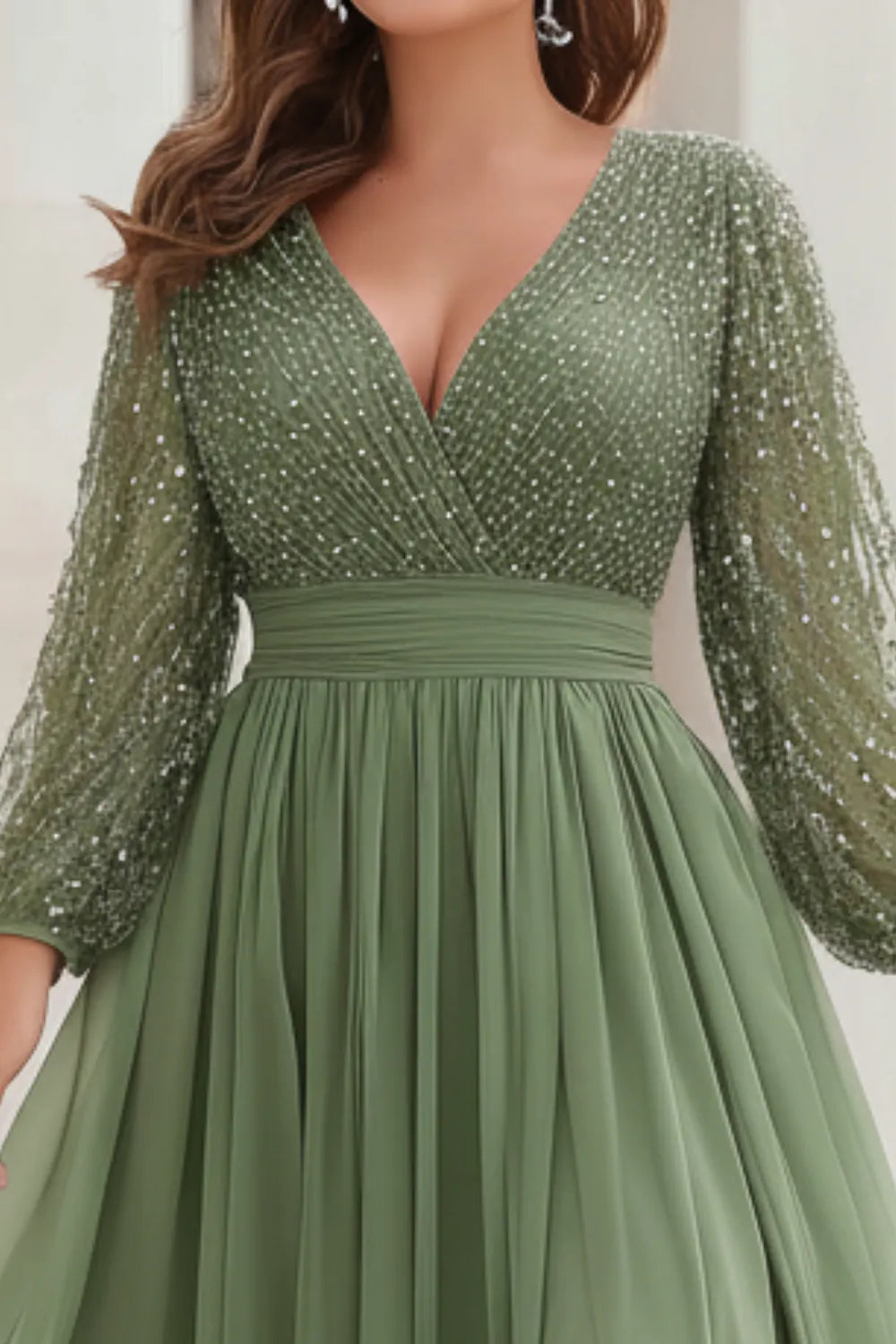 Vestido Maxi Elegante Verde Salvia con Lentejuelas para Mujeres con Escote en V, Manga Larga y Abertura Alta, Estilo Formal para Invitadas de Bodas
