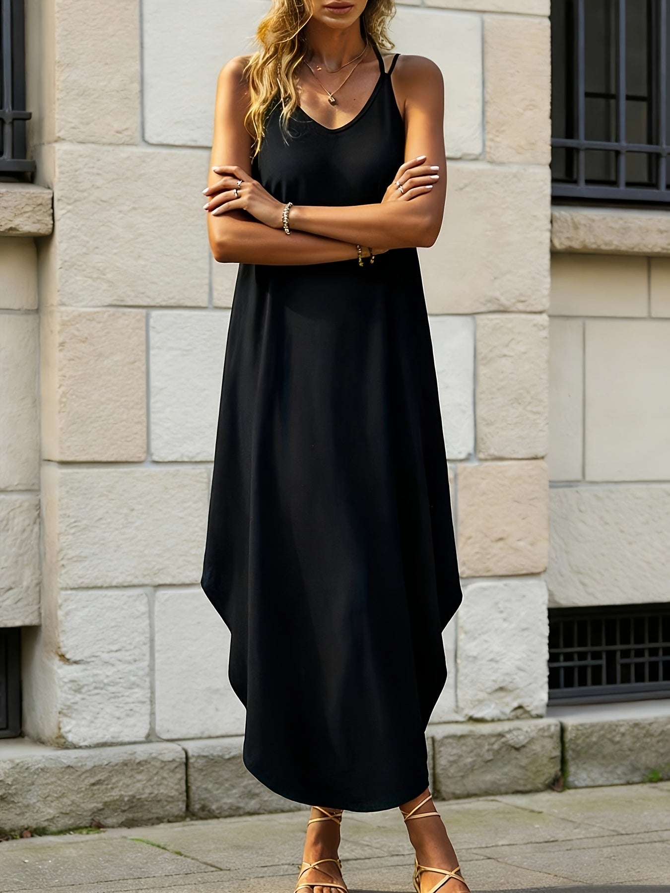 Vestido Maxi Negro Sin Esfuerzo para Mujeres con Escote en V y Tirantes de Espagueti en Estilo Capullo Fluyente