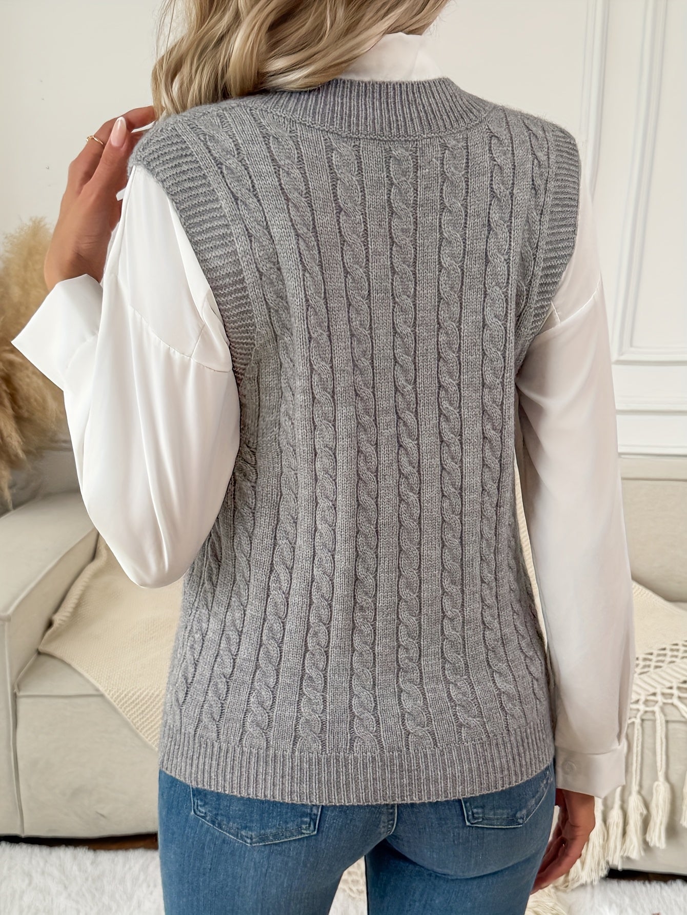 Chaleco de Punto de Cable Gris Cómodo para Mujeres con Escote en V Sin Mangas y Estilo Relajado