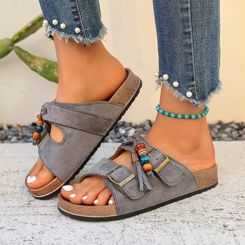 Sandalias de Deslizamiento Cómodas para Mujeres con Detalle de Borlas, Correa con Hebilla, Plantilla Contorneada y Estilo de Punta Abierta