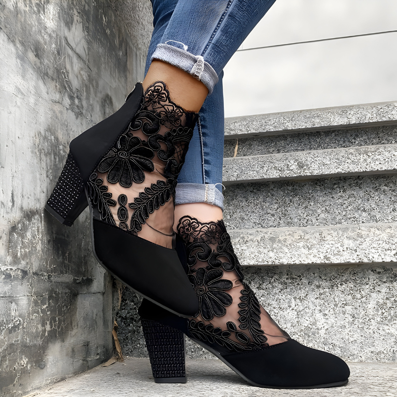 Botín Elegante de Encaje para Mujeres con Bordado Floral y Tacón de Bloque