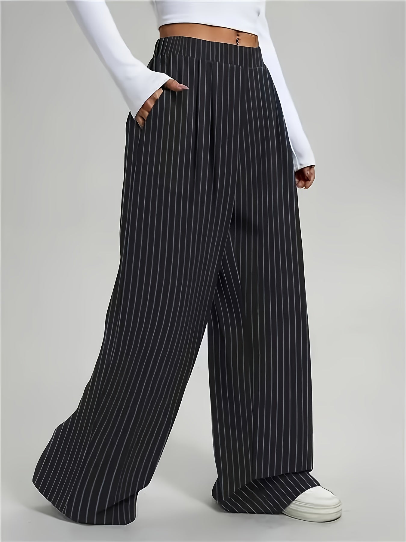Pantalones Anchos de Rayas en Negro para Mujeres con Cintura Alta, Plisados y Estilo Relajado