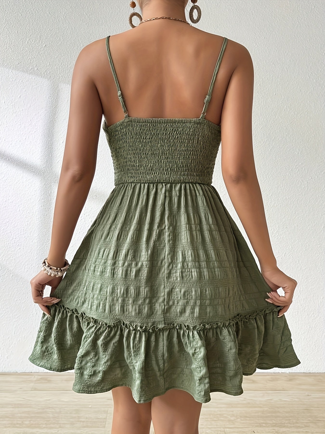 Vestido Mini Fruncido Sin Esfuerzo para Mujeres con Escote Cuadrado, Tirantes de Espagueti y Volantes en Estilo Bohemio