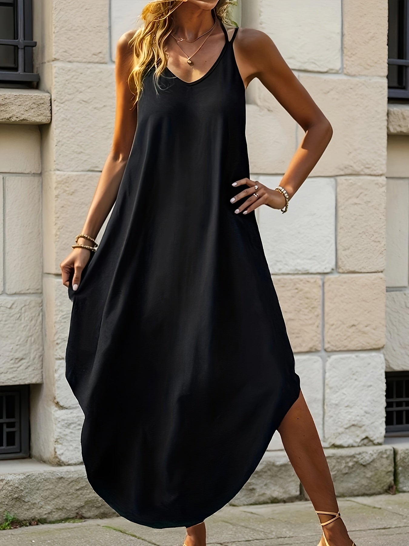 Vestido Maxi Negro Sin Esfuerzo para Mujeres con Escote en V y Tirantes de Espagueti en Estilo Capullo Fluyente