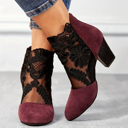 Botines Elegantes para Mujeres con Panel de Encaje Floral, Tacón Bloque y Punta Afiliada