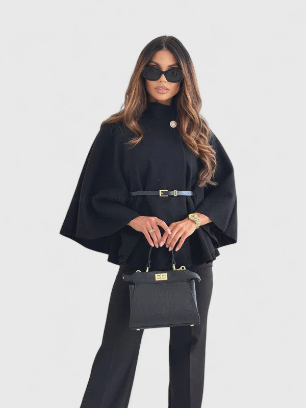 Chaqueta Capa Texturizada Elegante para Mujeres con Cuello Alto, Mangas de Campana y Cinturón en Estilo Peplum