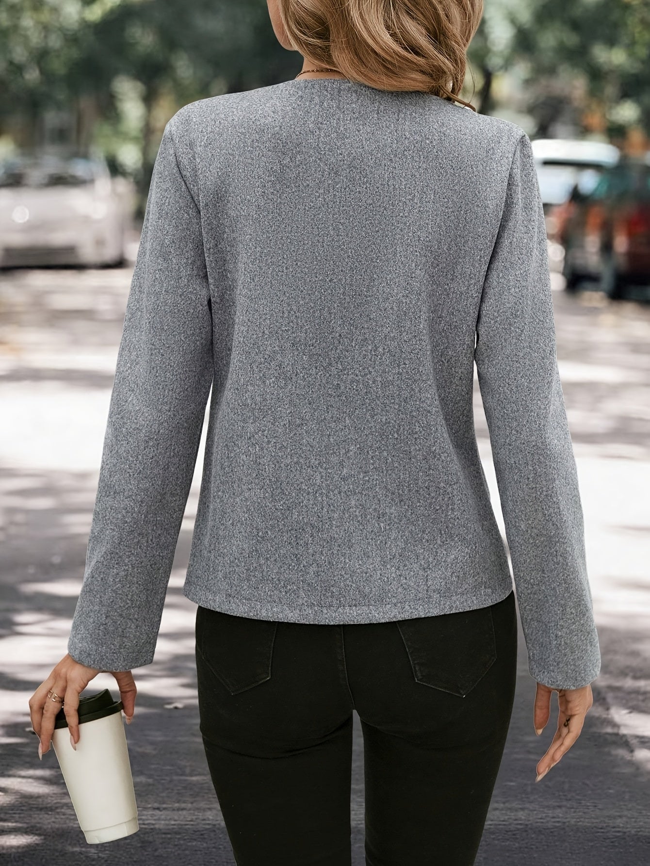 Chaqueta Elegante Gris Sin Cuello para Mujeres con Cuello Redondo, Manga Larga y Botones Frontal Estilo Tailored