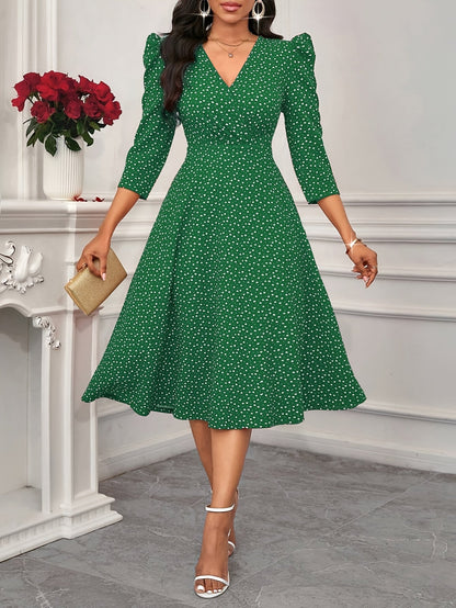 Elegante Vestido Midi de Lunares Verdes para Mujeres con Escote en V y Mangas de Codo, Estilo para Invitadas de Boda