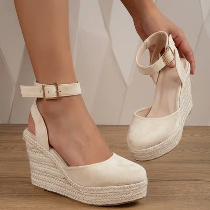 Elegantes cuñas de esparto para mujeres con punta cerrada y correa de tobillo trenzada
