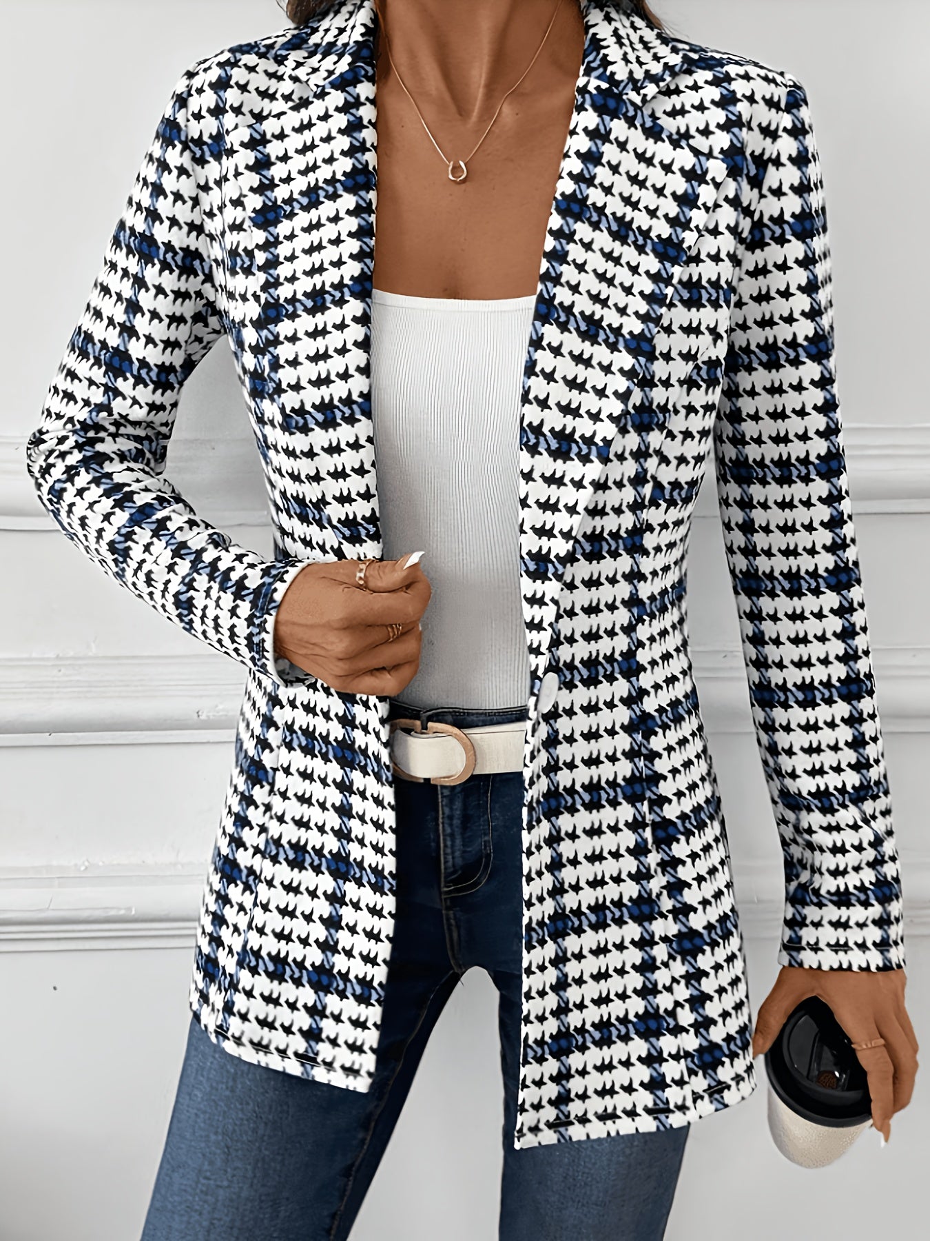 Blazer Elegante de Cuadros en Negro y Azul para Mujeres con Cuello de Muesca, Manga Larga, Ajuste a Medida, Estilo Casual de Un Solo Botón