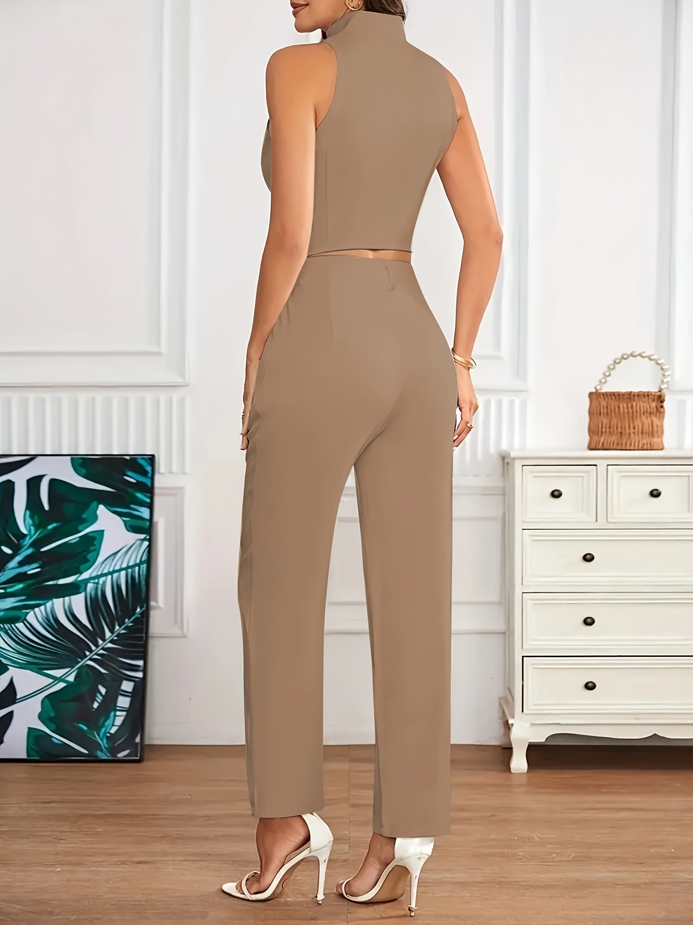Conjunto Elegante de Dos Piezas para Mujeres con Chaleco de Cuello Alto y Botones y Pantalones Ajustados de Estilo Formal