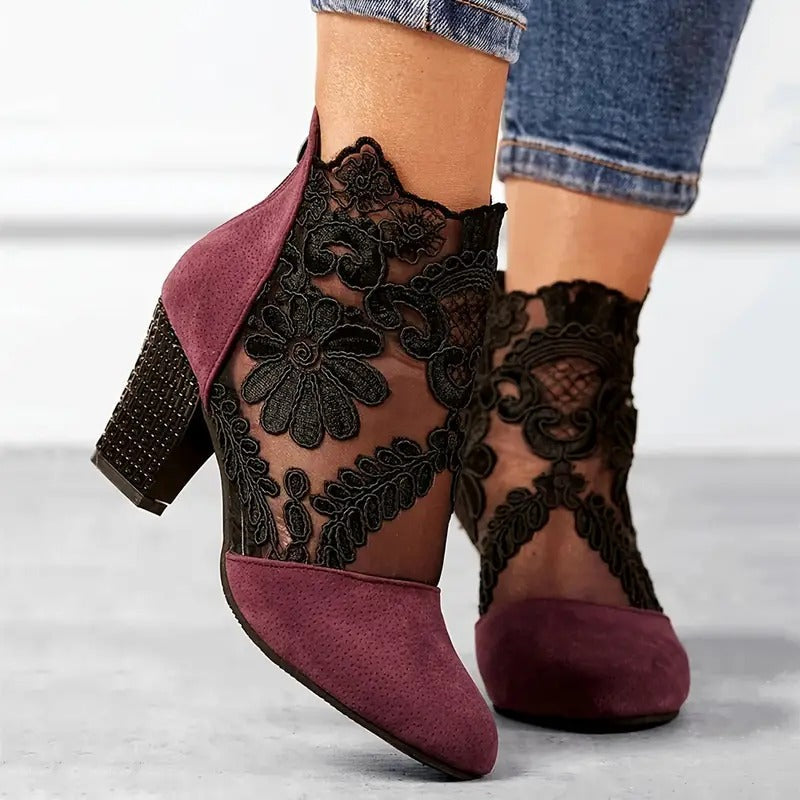 Botines Elegantes para Mujeres con Panel de Encaje Floral, Tacón Bloque y Punta Afiliada