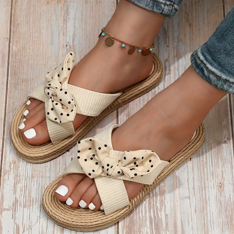 Sandalias Planas Cómodas para Mujeres con Detalle de Lazo y Tira Cruzada con Acabado de Espadrille Estilo Abierto