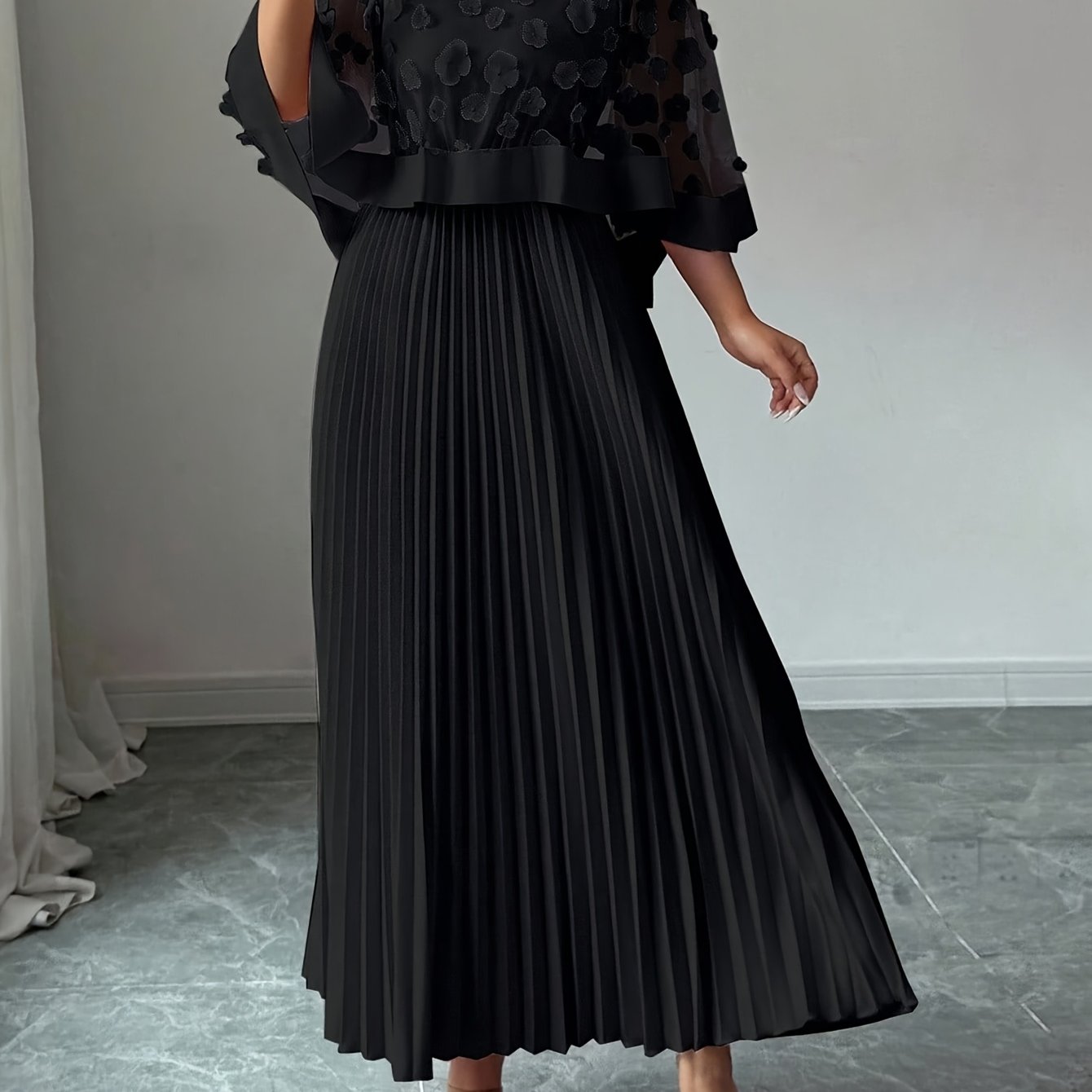Elegante Vestido Largo Plisado Floral para Mujeres con Cuello Redondo y Manga Capa con Apliques, Estilo Formal para Invitadas de Boda