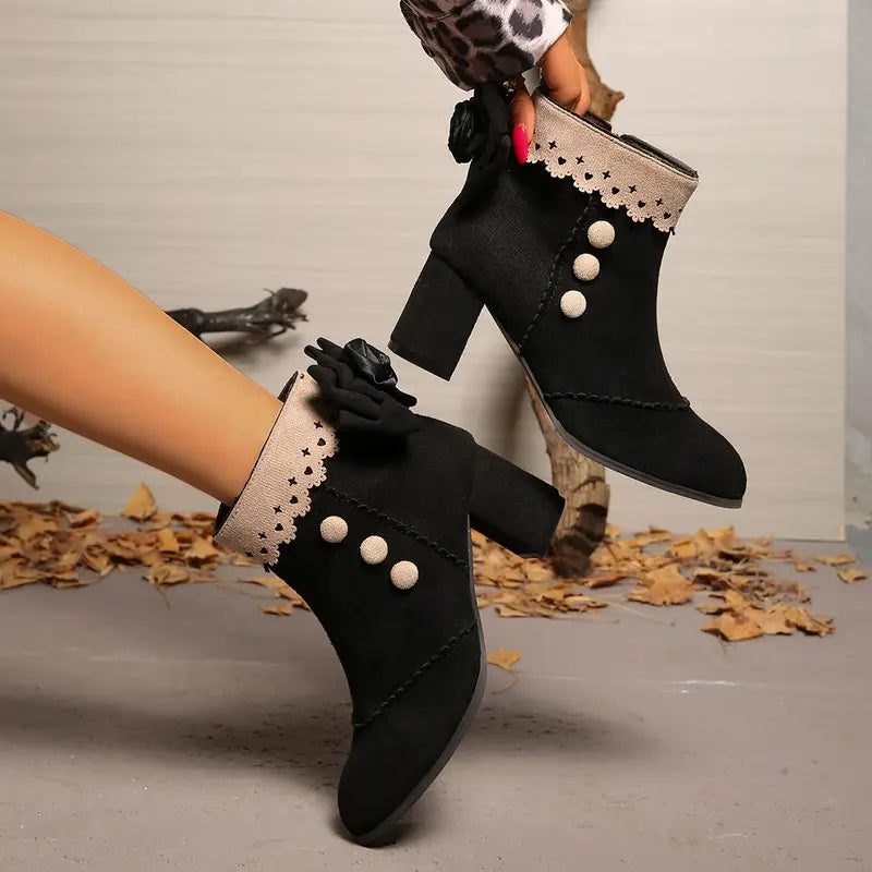Botas Negras Cómodas para Mujeres con Detalle de Lazo y Adorno de Perlas, Estilo de Tobillo con Tacón Bloque