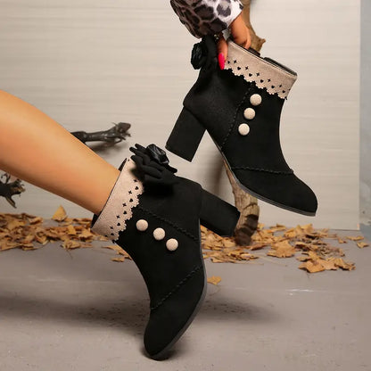 Botas Negras Cómodas para Mujeres con Detalle de Lazo y Adorno de Perlas, Estilo de Tobillo con Tacón Bloque