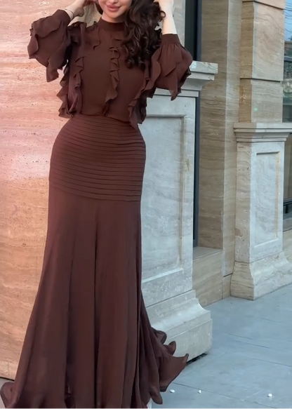 Elegante Vestido Maxi Marrón con Volantes para Mujeres con Cuello Alto y Mangas Globo Estilo Sirena