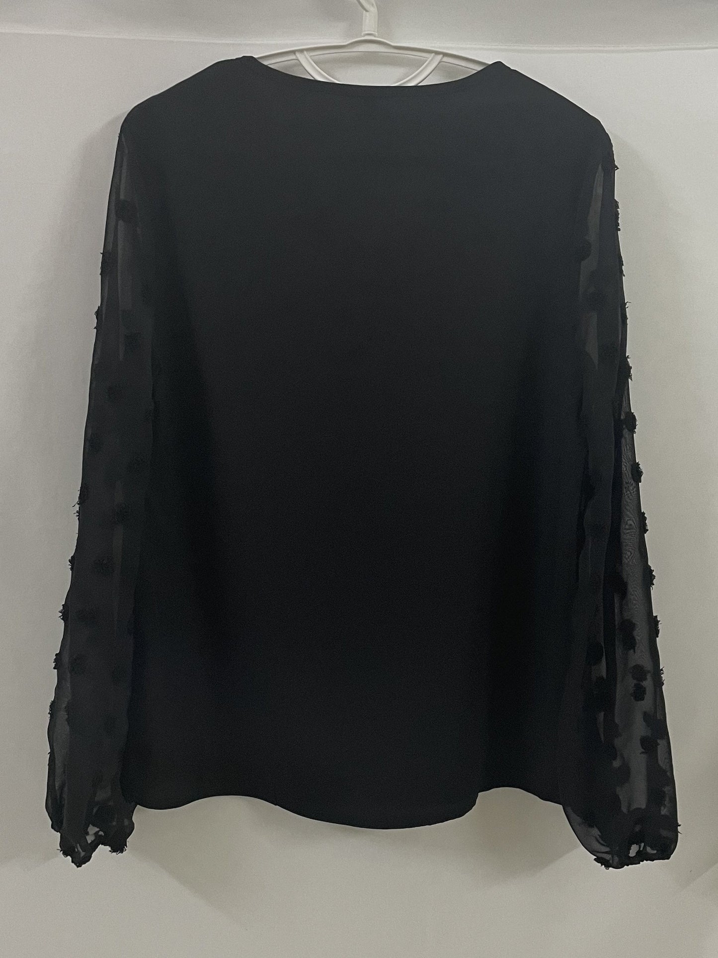 Blusa de Puntos Suizos sin Esfuerzo para Mujeres con Cuello en V y Manga Obispo de Chifón Texturizado Estilo Casual