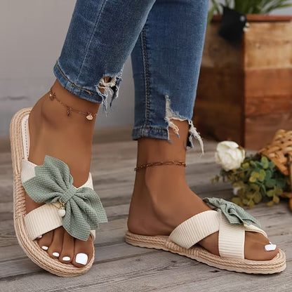 Sandalias Planas Cómodas para Mujeres con Detalle de Lazo y Tira Cruzada con Acabado de Espadrille Estilo Abierto