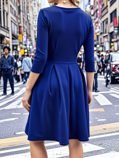 Elegante Vestido Midi Azul Real para Mujeres con Escote Corazón, Manga Codo, Estilo Plisado Ajustado y Acampanado