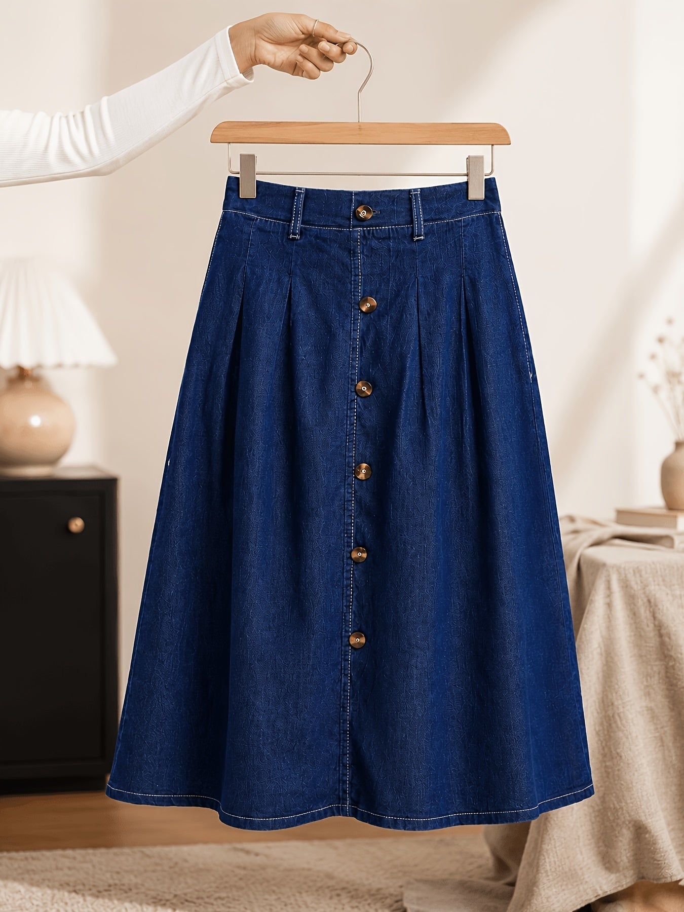Falda Midi de Mezclilla Azul Medio para Mujeres con Botones Frontales Estilo A Plisado