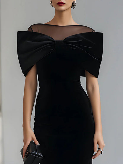 Elegante vestido midi de terciopelo negro para mujeres con cuello ilusión, hombros al descubierto, lazo y estilo bodycon de cóctel