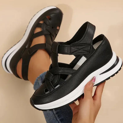 Sandalias Cerradas Cómodas para Mujeres con Plataforma y Correa Recortada Estilo Deportivo