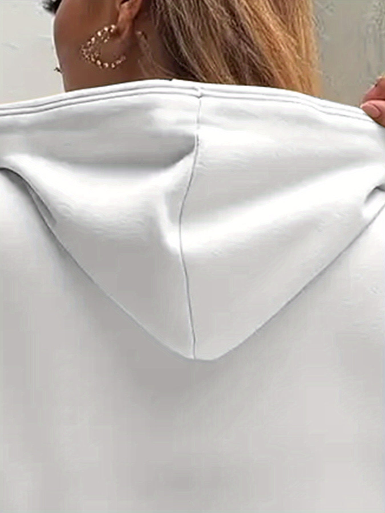 Sudadera gráfica de color bloque cómoda para mujeres con cuello de cowl, manga larga, bolsillo canguro y estilo relajado