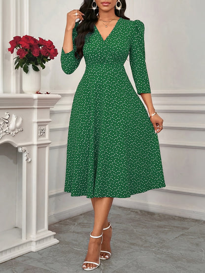 Elegante Vestido Midi de Lunares Verdes para Mujeres con Escote en V y Mangas de Codo, Estilo para Invitadas de Boda