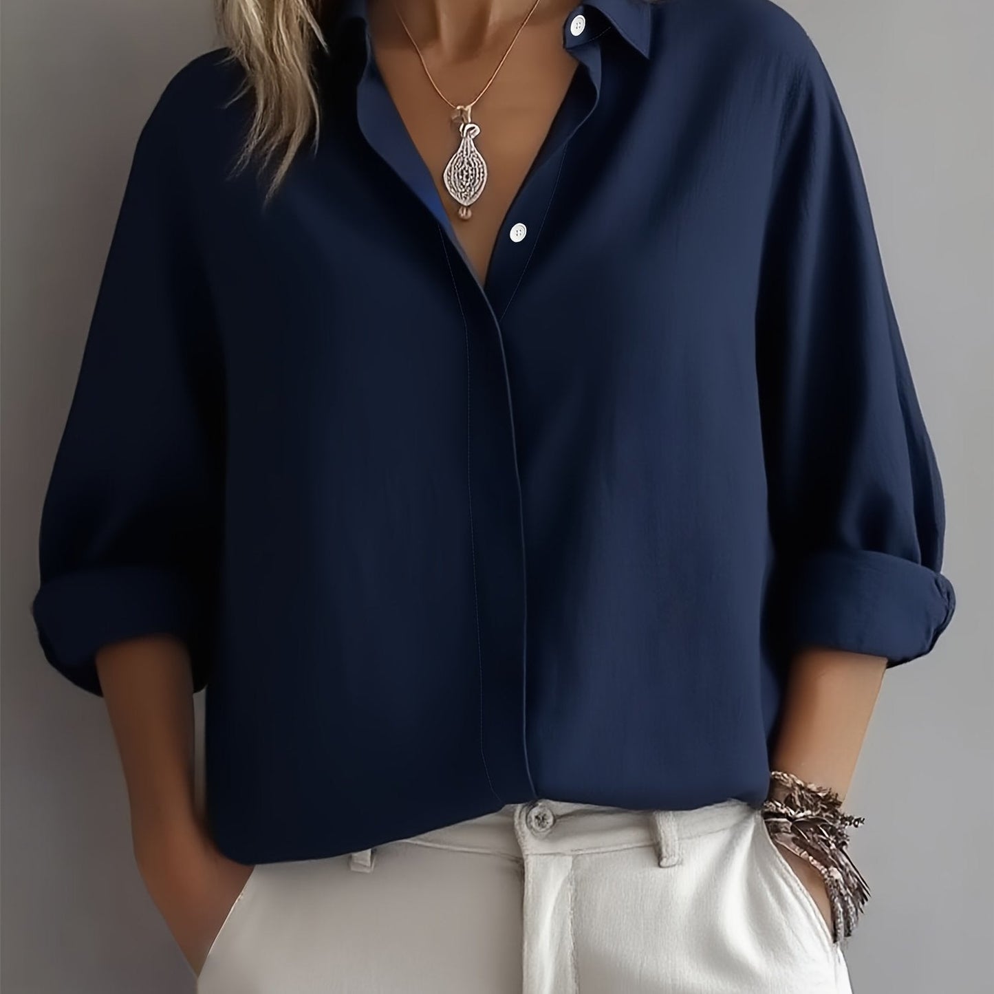 Blusa de Satén Elegante para Mujeres con Cuello, Manga Larga, Botón Frontal y Estilo Relajado