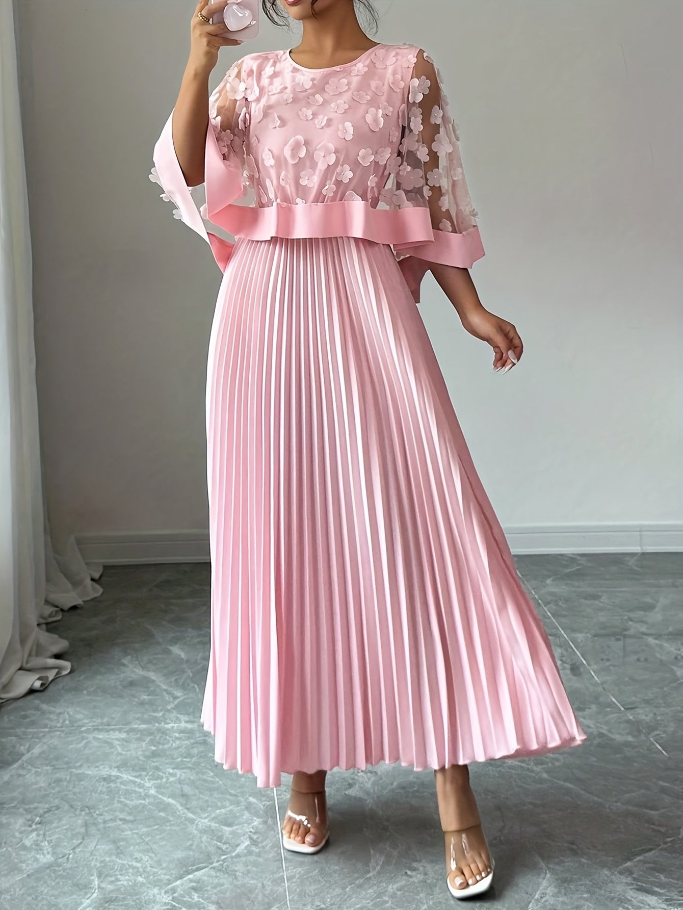 Elegante Vestido Largo Plisado Floral para Mujeres con Cuello Redondo y Manga Capa con Apliques, Estilo Formal para Invitadas de Boda